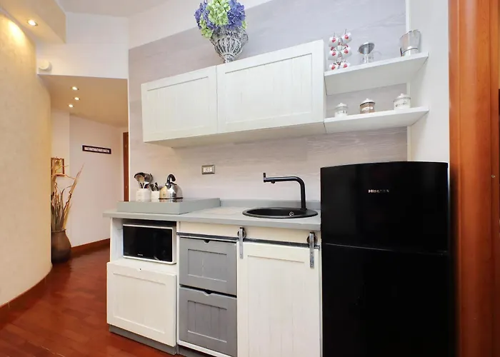 S. Peter 2 - With Garden -50m From Metro * רומא