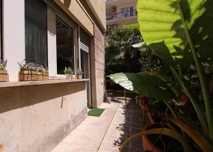 S. Peter 2 - With Garden -50m From Metro דירה רומא
